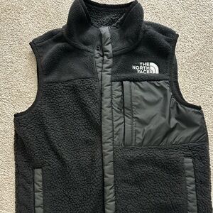 The North Face Kids Black Sherpa Vest - never worn
